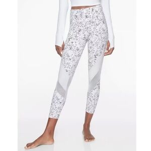 Athleta Sandstone Salutation 7/8 Legging Gray print Mesh Cutout Size Small